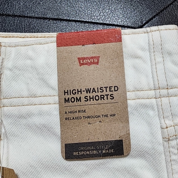 Levi's Women's High Waisted Mom Shorts Vintage-inspired Denim Size 31 Ecru Ethos - Picture 8 of 9